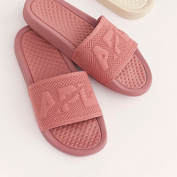 apl leopard slides